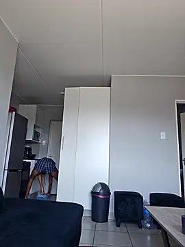 Snapshot of mojaymort chatting on 10-12-25, 10:14 mojaymort online show from 10-12-25, 10:14