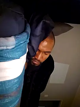 Snapshot of mojaymort chatting on 10-13-25, 09:48 mojaymort online show from 10-13-25, 09:48