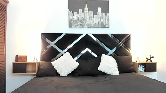 nextboywell1 online show from 05-08-26, 03:01