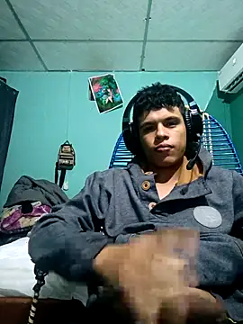 Snapshot of Batm01 chatting on 11-01-25, 03:19 Batm01 online show from 11-01-25, 03:19