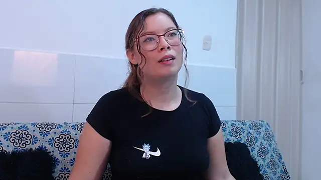 zoewhite2 online show from 09-15-25, 09:48