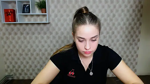  MillaDellf  online show from 11-13-25, 09:52