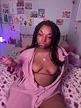 Snapshot of XKimmyGreen chatting on 03-23-26, 06:06 XKimmyGreen online show from 03-23-26, 06:06