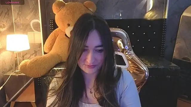 Snapshot of Soffi_betacur_b chatting on 10-09-25, 03:15 Soffi betacur b online show from 10-09-25, 03:15