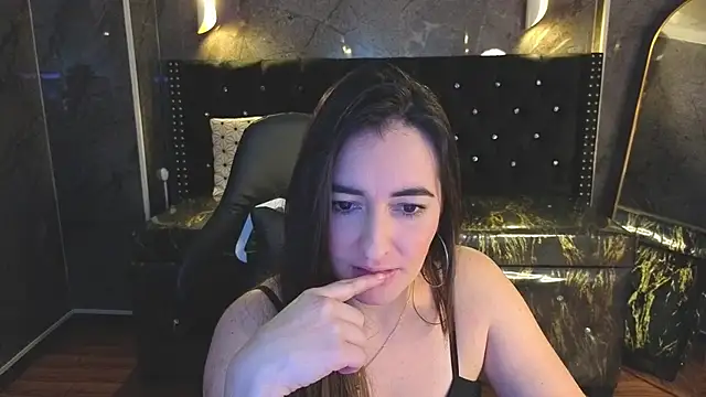 Snapshot of Soffi_betacur_b chatting on 10-23-25, 03:06 Soffi betacur b online show from 10-23-25, 03:06