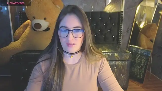 Snapshot of Soffi_betacur_b chatting on 10-28-25, 03:10 Soffi betacur b online show from 10-28-25, 03:10