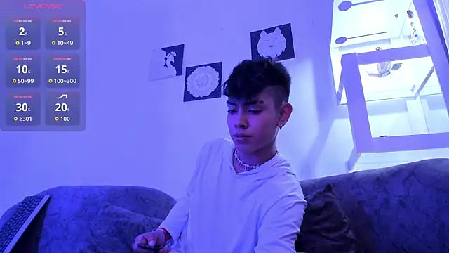 LoganTwink18 online show from 09-14-25, 10:20