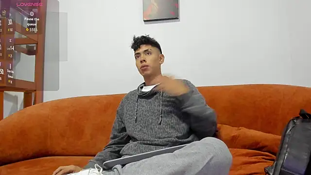 LoganTwink18 online show from 10-22-25, 10:59