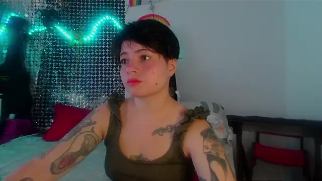 Mitsuha gate online show from 10-24-25, 02:46