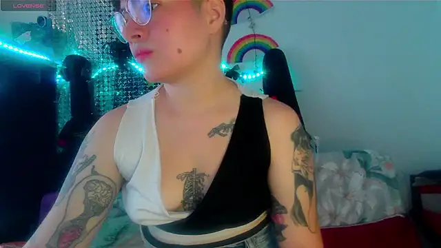 Mitsuha gate online show from 11-24-25, 01:44