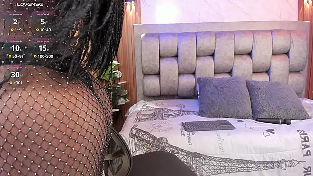 Snapshot of More_Hott chatting on 10-04-25, 07:12 More Hott online show from 10-04-25, 07:12