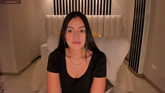 Snapshot of AmbarJames_ chatting on 05-24-26, 11:48 AmbarJames online show from 05-24-26, 11:48