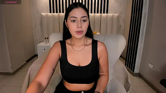Snapshot of AmbarJames_ chatting on 06-03-26, 11:57 AmbarJames online show from 06-03-26, 11:57