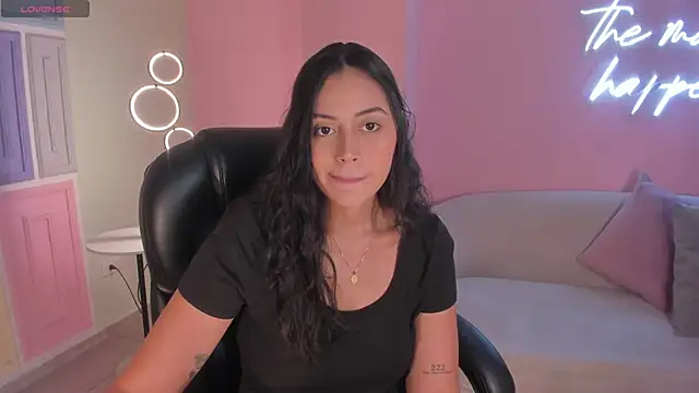 Snapshot of AmbarJames_ chatting on 06-10-26, 07:13 AmbarJames online show from 06-10-26, 07:13