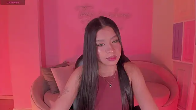 Snapshot of SophieHouston_ chatting on 05-12-26, 03:14 SophieHouston online show from 05-12-26, 03:14