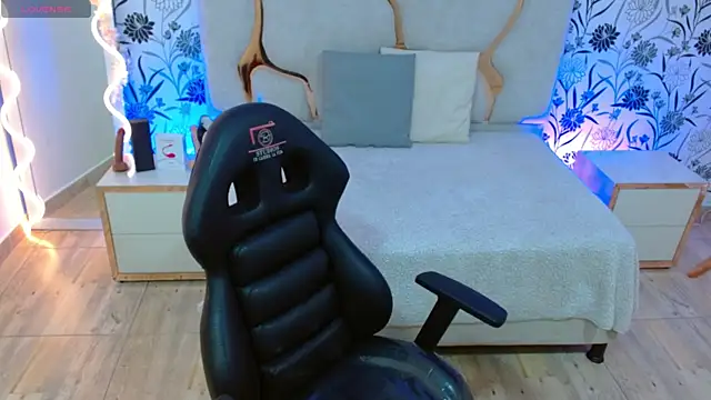 Snapshot of Ette_tay chatting on 09-19-25, 03:30 Ette tay online show from 09-19-25, 03:30