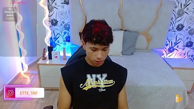 Snapshot of Ette_tay chatting on 09-21-25, 03:30 Ette tay online show from 09-21-25, 03:30