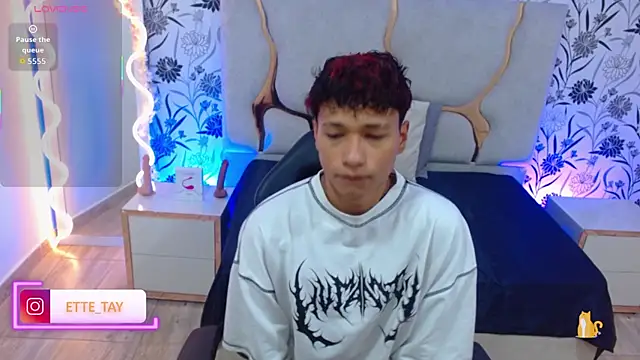 Snapshot of Ette_tay chatting on 09-24-25, 03:32 Ette tay online show from 09-24-25, 03:32