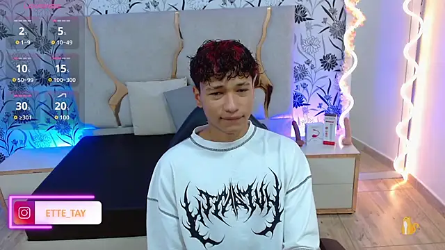 Snapshot of Ette_tay chatting on 09-29-25, 03:22 Ette tay online show from 09-29-25, 03:22