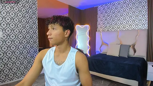 Snapshot of Ette_tay chatting on 10-08-25, 03:59 Ette tay online show from 10-08-25, 03:59