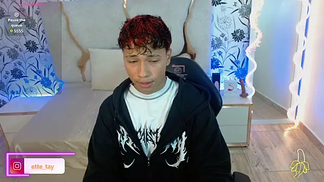 Snapshot of Ette_tay chatting on 10-18-25, 03:20 Ette tay online show from 10-18-25, 03:20