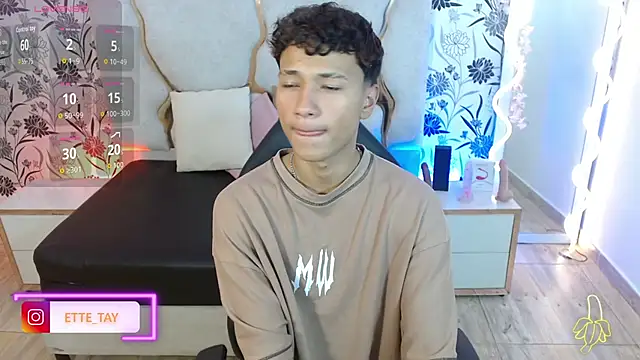 Snapshot of Ette_tay chatting on 11-04-25, 03:16 Ette tay online show from 11-04-25, 03:16