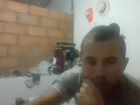 santiii   12 online show from 12-19-25, 03:35