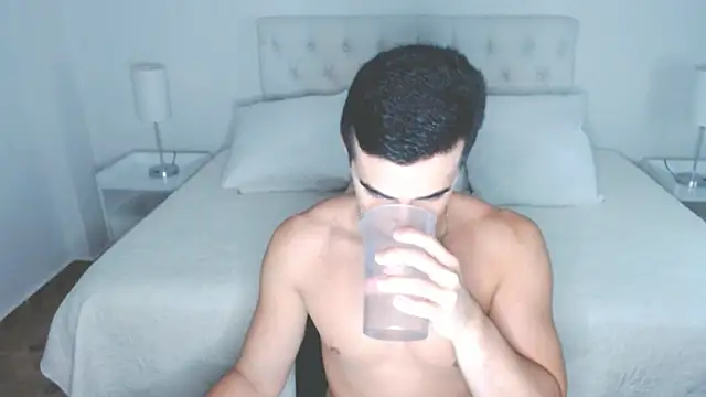 Snapshot of mr_hunterx chatting on 03-25-26, 02:06 mr hunterx online show from 03-25-26, 02:06