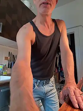 SexyLeon8 online show from 09-10-25, 05:51