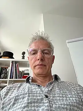 SexyLeon8 online show from 05-10-26, 01:27