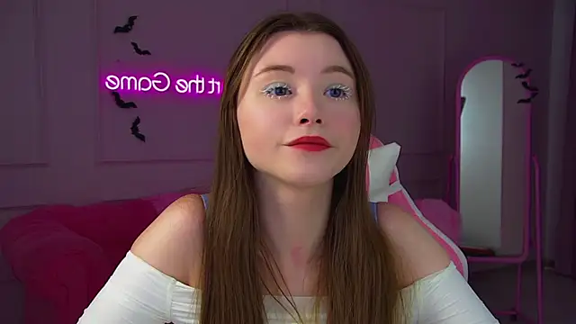 KeiraAsti online show from 10-17-25, 06:21