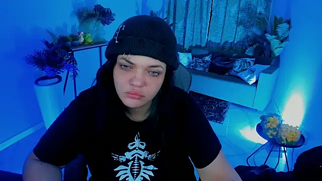 Snapshot of MaryHarrys chatting on 10-10-25, 08:41 MaryHarrys online show from 10-10-25, 08:41