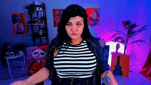 Snapshot of MaryHarrys chatting on 10-14-25, 08:20 MaryHarrys online show from 10-14-25, 08:20