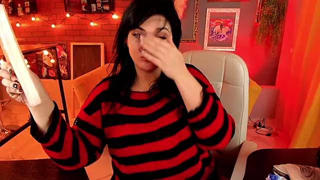 Snapshot of MaryHarrys chatting on 10-19-25, 08:42 MaryHarrys online show from 10-19-25, 08:42