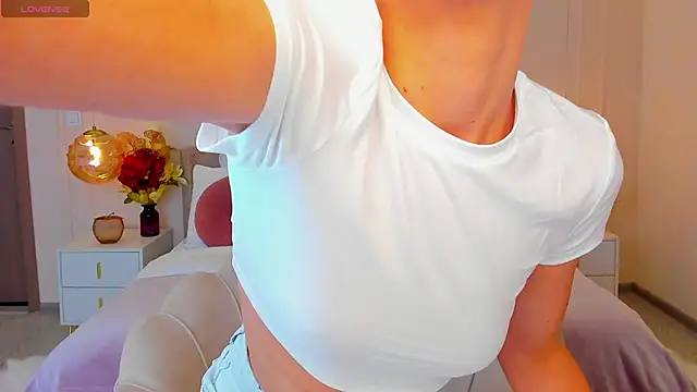 MilaMour online show from 05-15-26, 07:21