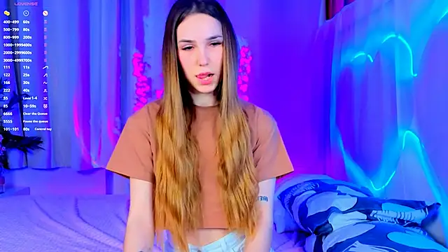 Snapshot of -CindyLou chatting on 09-25-25, 08:23 -CindyLou online show from 09-25-25, 08:23