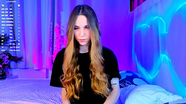 Snapshot of -CindyLou chatting on 09-27-25, 08:47 -CindyLou online show from 09-27-25, 08:47