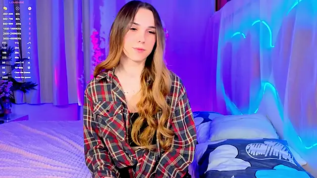 Snapshot of -CindyLou chatting on 10-04-25, 08:29 -CindyLou online show from 10-04-25, 08:29