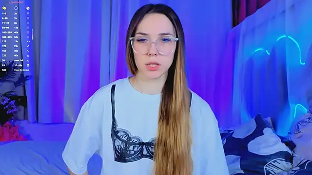 -CindyLou online show from 12-03-25, 05:48