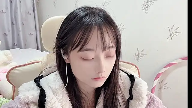 Snapshot of puppy-999 chatting on 11-14-25, 10:25 puppy-999 online show from 11-14-25, 10:25