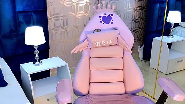 Becca Grims online show from 11-29-25, 03:42