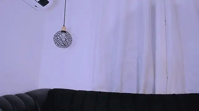 Snapshot of Akira_Hime chatting on 10-10-25, 02:43 Akira Hime online show from 10-10-25, 02:43