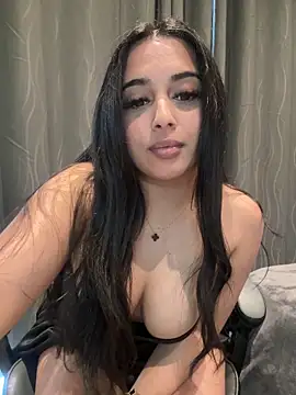 Snapshot of LilMisIndianx chatting on 09-22-25, 07:21 LilMisIndianx online show from 09-22-25, 07:21