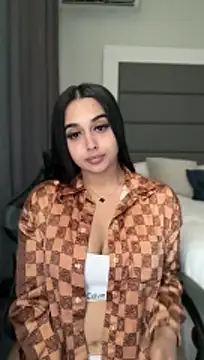 LilMisIndianx online show from 05-17-26, 02:02