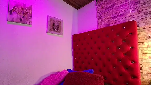 Snapshot of Victoria_Thompson1 chatting on 10-03-25, 08:06 Victoria Thompson1 online show from 10-03-25, 08:06