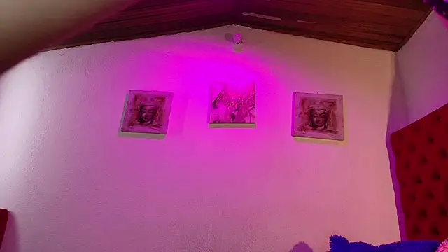 Snapshot of Victoria_Thompson1 chatting on 10-08-25, 08:39 Victoria Thompson1 online show from 10-08-25, 08:39