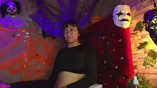 Snapshot of Victoria_Thompson1 chatting on 10-25-25, 08:36 Victoria Thompson1 online show from 10-25-25, 08:36