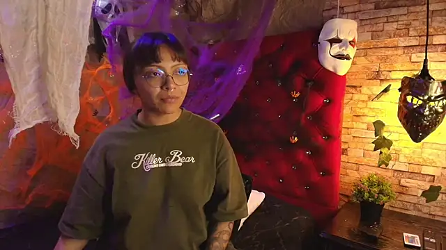 Snapshot of Victoria_Thompson1 chatting on 10-30-25, 08:42 Victoria Thompson1 online show from 10-30-25, 08:42