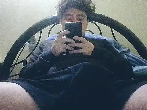 Snapshot of jorgexsuil2hh chatting on 10-18-25, 02:25 jorgexsuil2hh online show from 10-18-25, 02:25