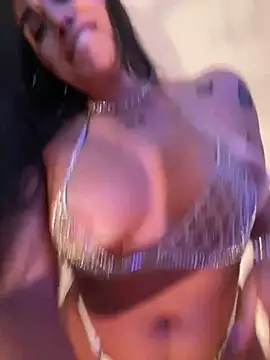 Snapshot of Bella__Wood chatting on 05-08-26, 09:42 Bella Wood online show from 05-08-26, 09:42